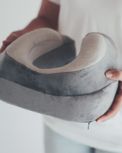 Squeezing memory foam neck pillow